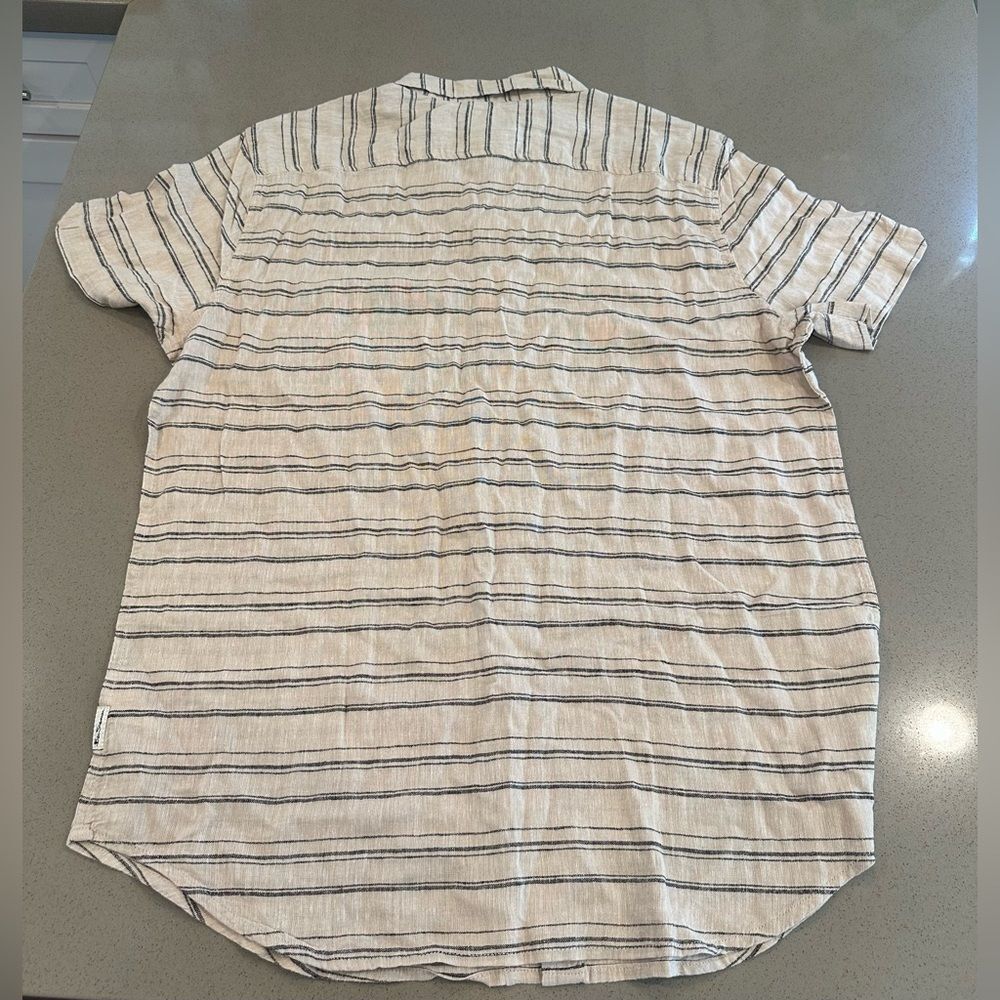 Brand New With Tag! Ben Sherman Linen-Blend Short Sleeve Button up Shirt Size L - Picture 2 of 9